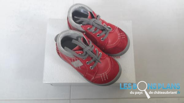 Chaussures bébé rouge, marque Minibel