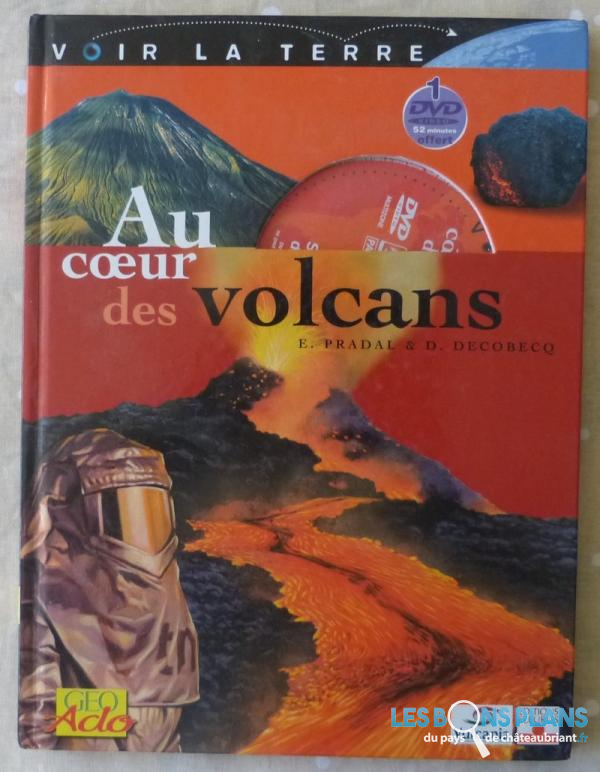 livre avec DVD inclu " au coeur des volcans"