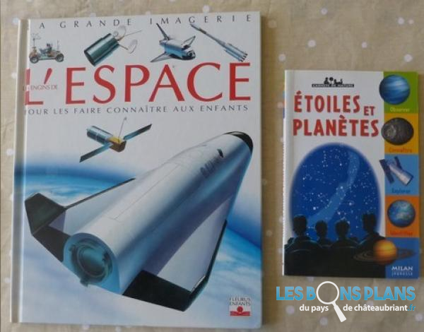 lot de 2 livres sur l'espace et planètes